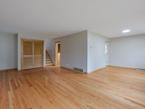 4th image of 5323 Lee St