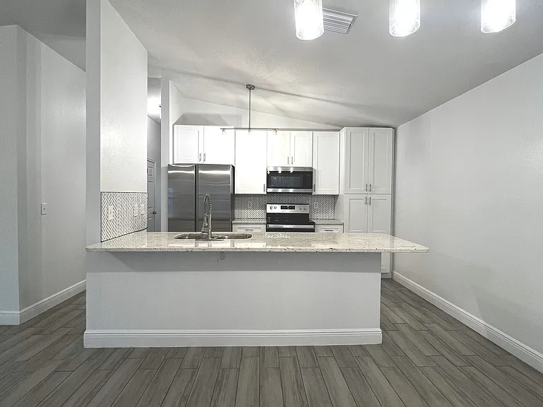 4359 Iris St N — Photo 3