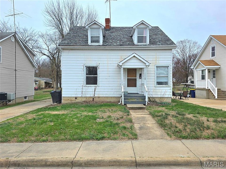 1st image of 306 W 8th St