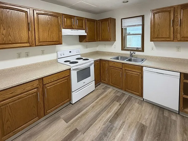 523 W Mulberry St — Photo 6