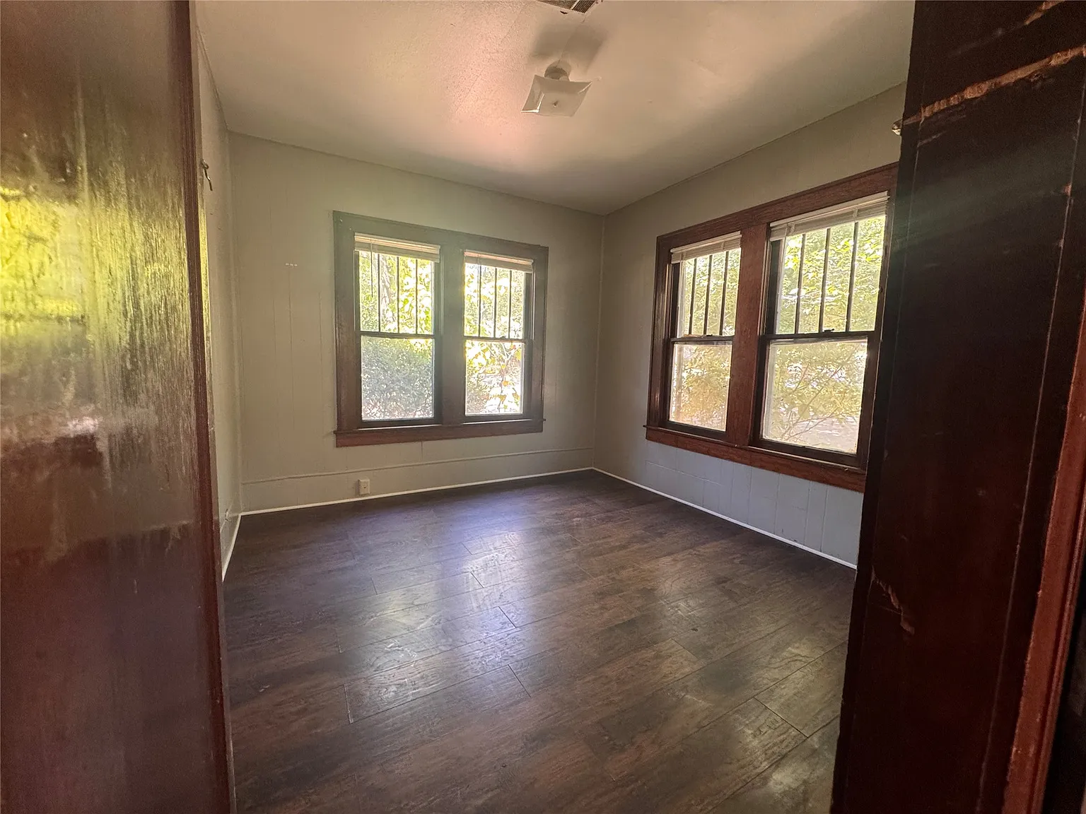 3 bed, 1.0 bath, 1200 sqft, $1,000 — Photo 4
