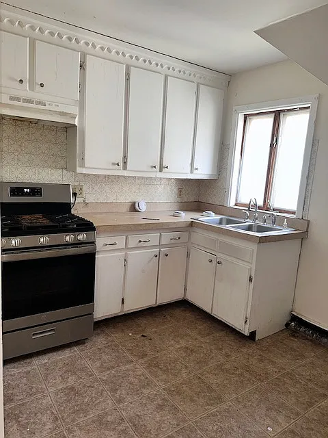 5 bed, 2000 sqft, $2,500 — Photo 4
