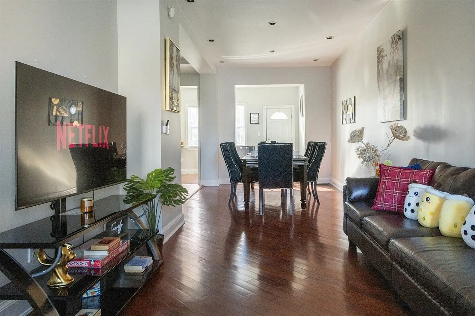 4 bed, 2.0 bath, $6,019 — Photo 3