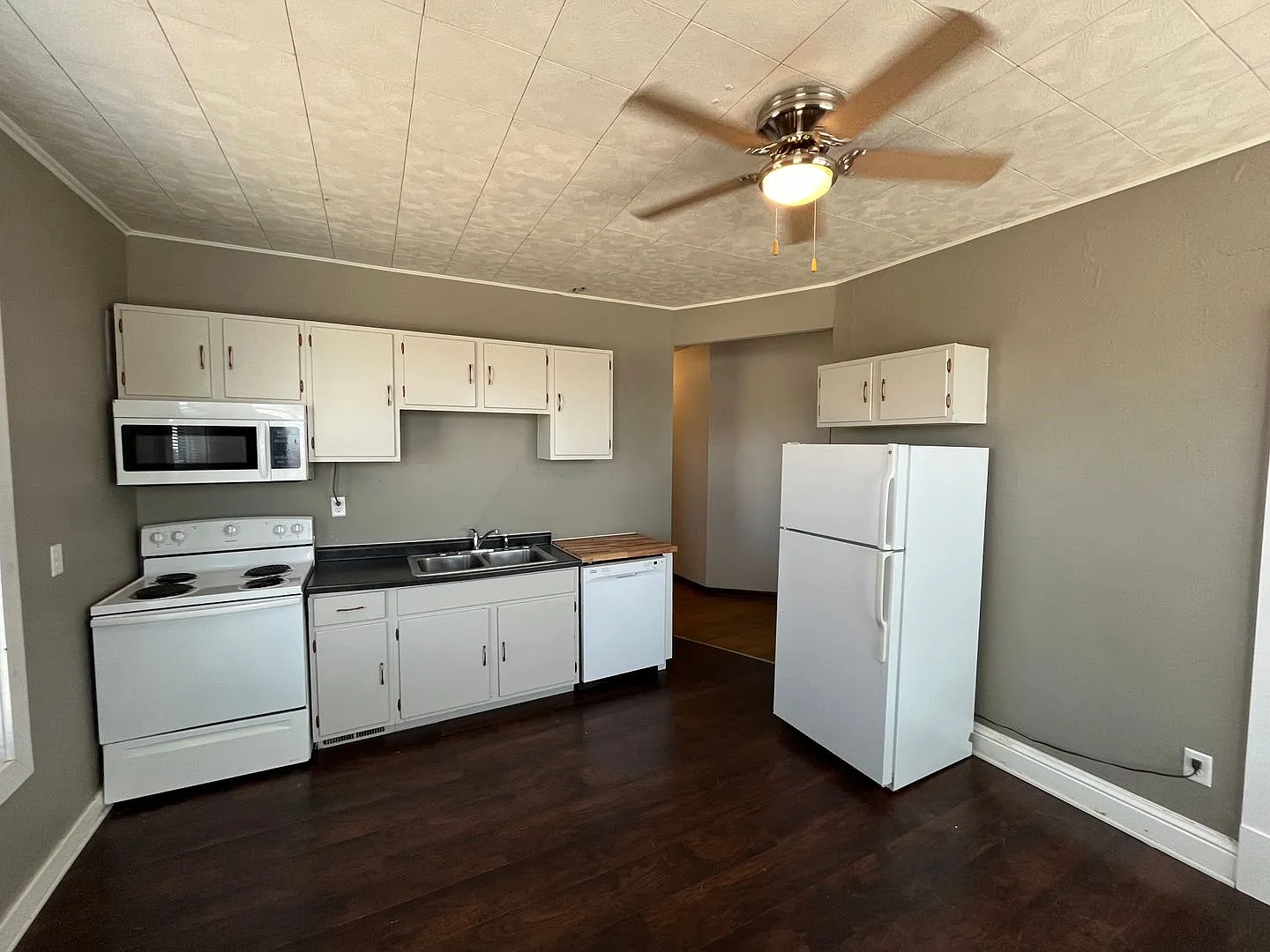 1015 Grand Ave — Photo 3