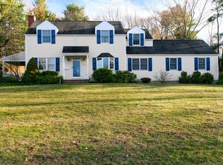 21 Deerfield Rd, Mendham, NJ 07945