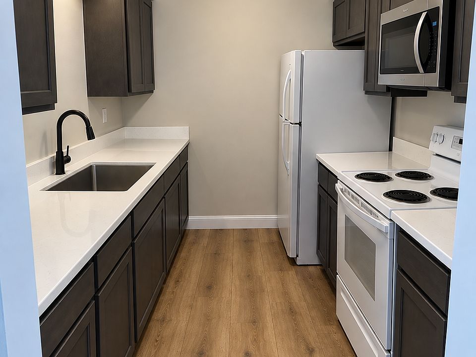 1st image of 300 S 4th St APT D