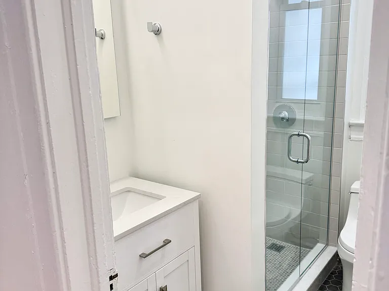 911 N Winchester Ave #1F — Photo 10