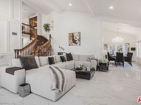 3rd image of 6111 County Oak Rd