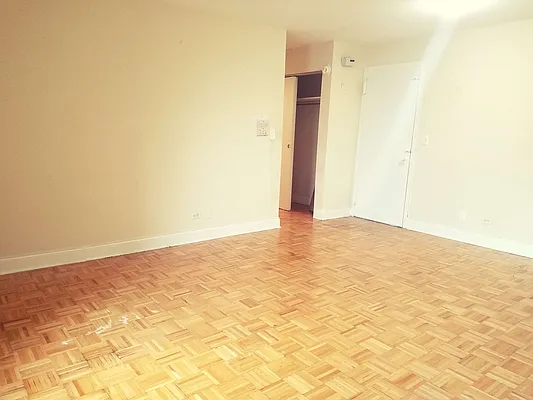 Rented by Bruma Realty LLC | media 9