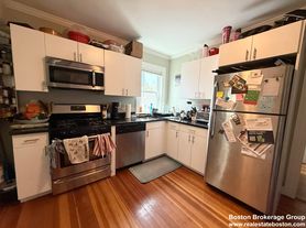 81 Florence St