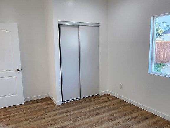 5th image of 808 Woodlawn St Unit B