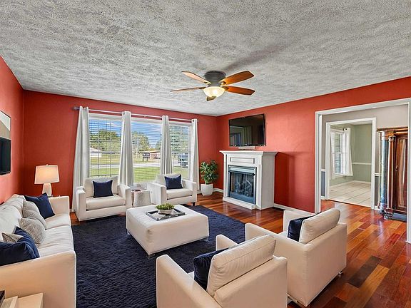 4th image of 44 Kenwood Ln