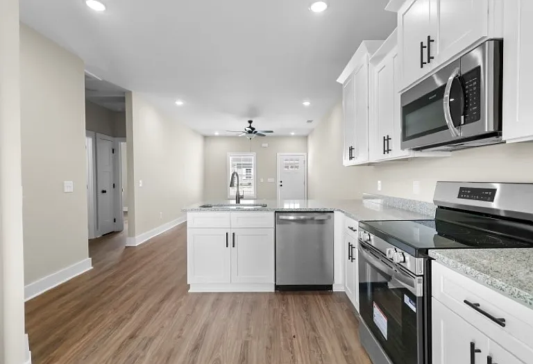 1003 Oak St #B — Photo 5