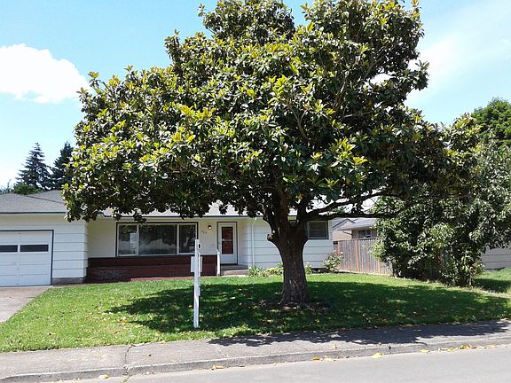 2nd image of 583 Clarmar Dr NE