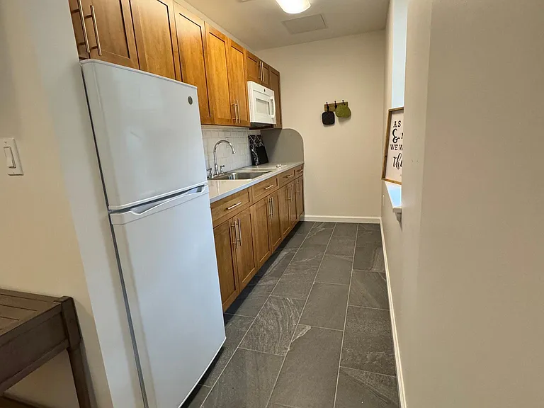 139 Windsor Rd #2C — Photo 10