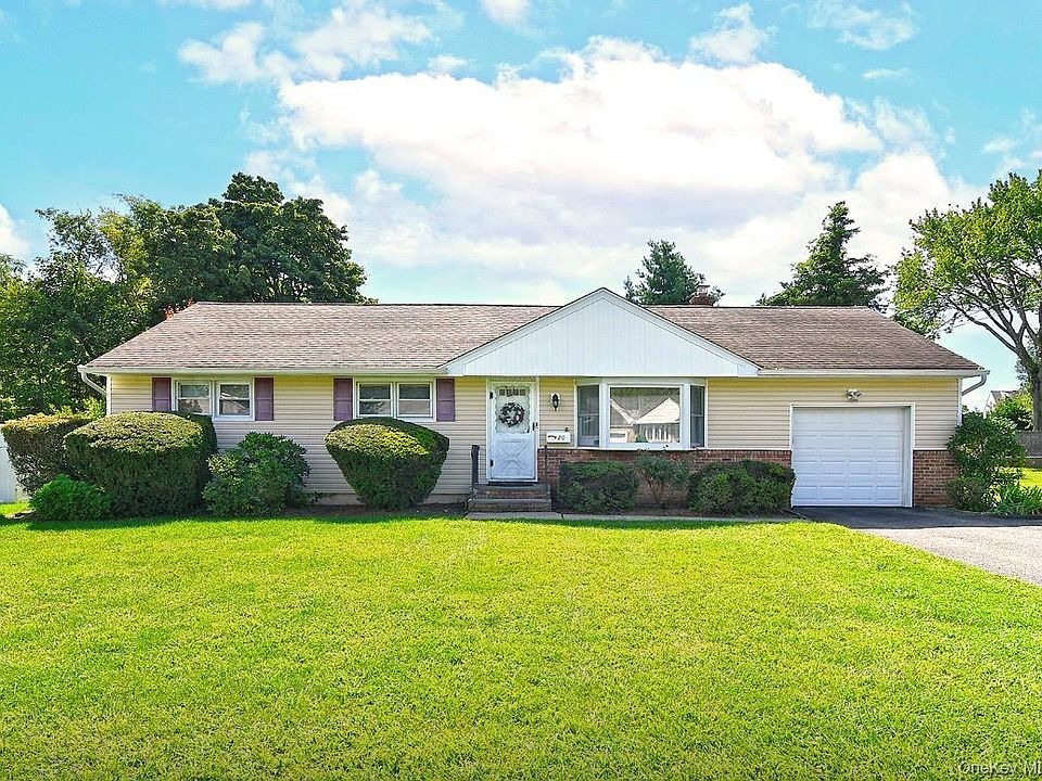 1st image of 20 Sprucetree Lane