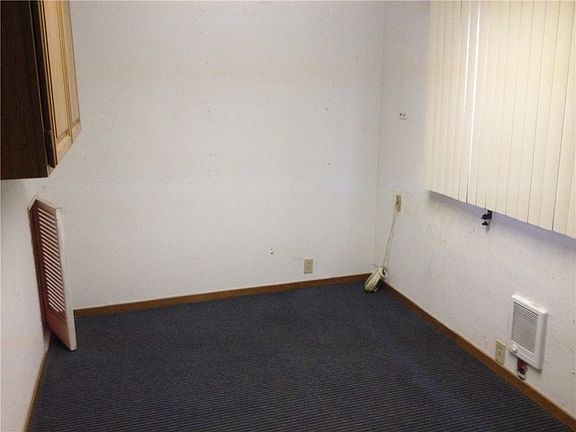 5th image of 3590 S D St