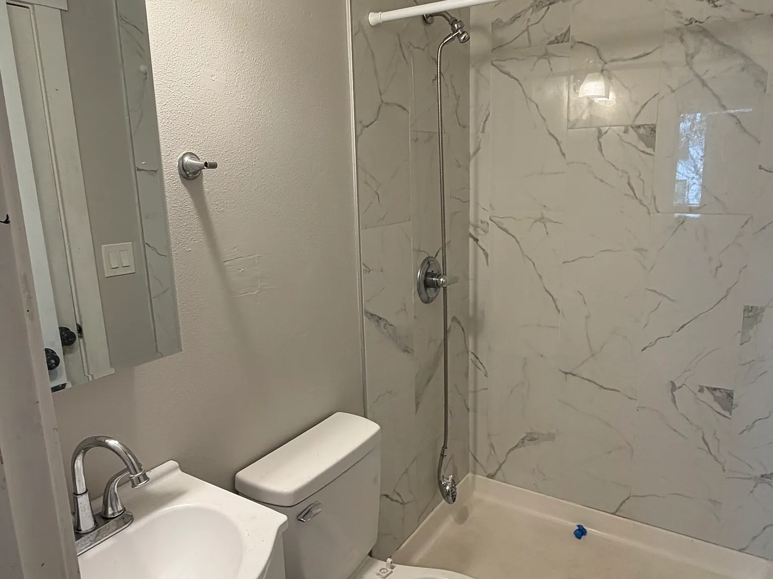 84 Logan Ave S — Photo 4