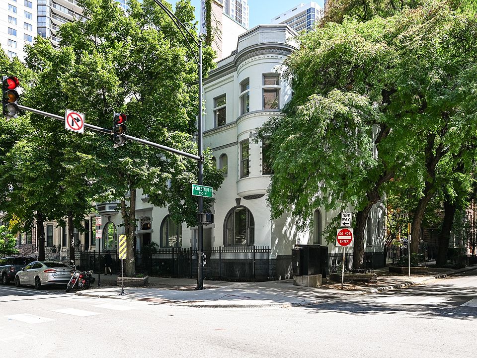 1st image of 849 N Dearborn St