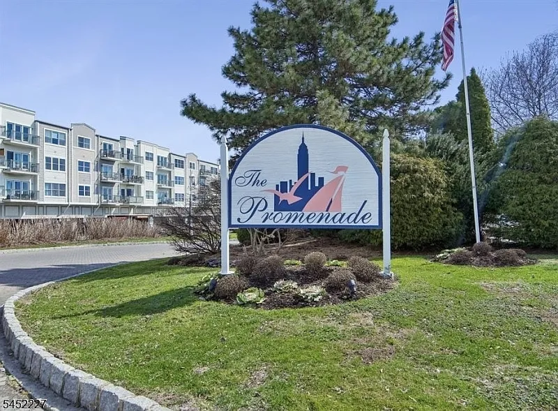 2 bed, 2.0 bath, 1500 sqft, $4,195 — Photo 1