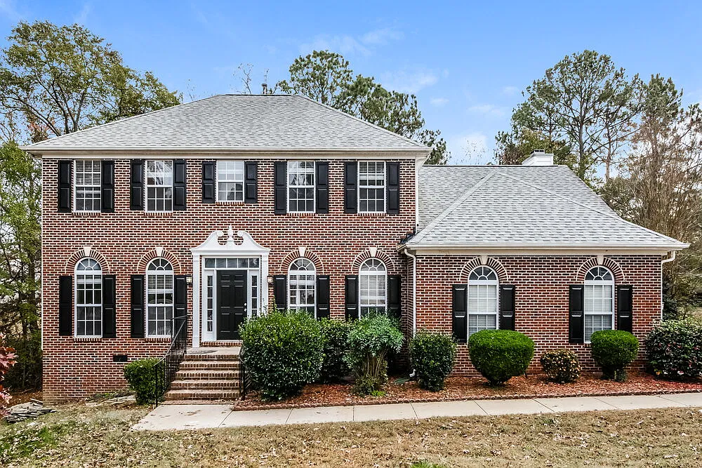 4 bed, 2.5 bath, 2439 sqft, $2,570 — Photo 1