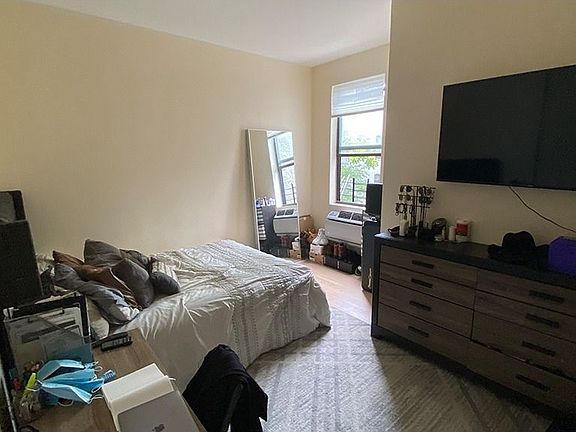 3rd image of 669 E 21st St #5G