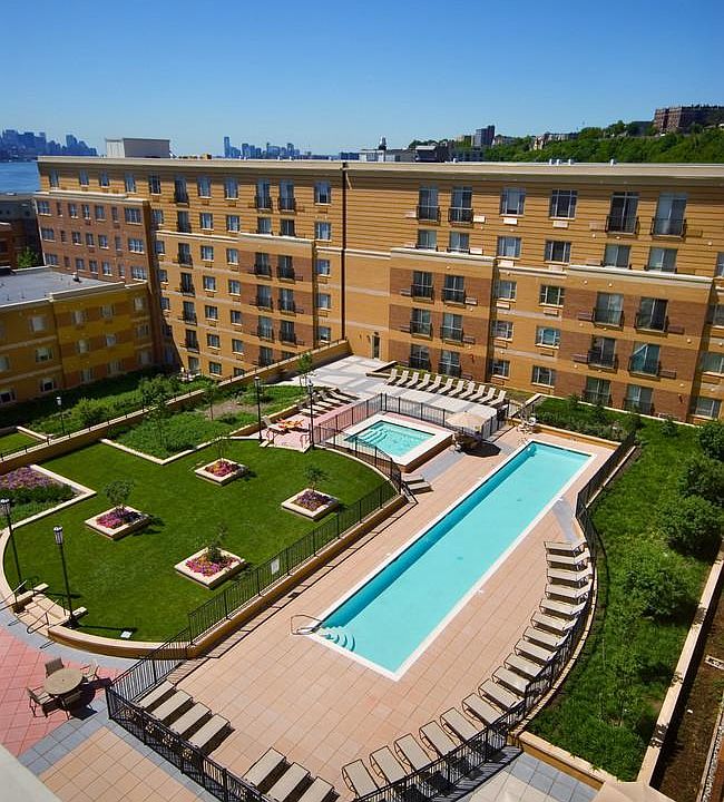 2nd image of 21 Avenue At Port #339