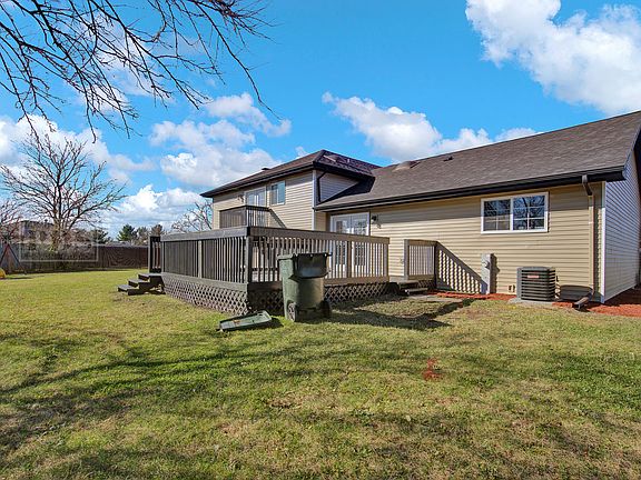 3rd image of 18621 Neal Cir