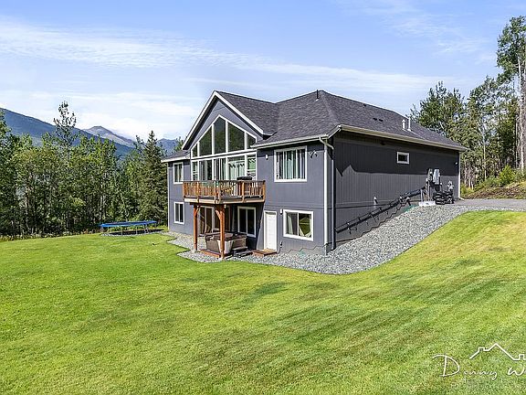 3rd image of 6831 Clemens Cir