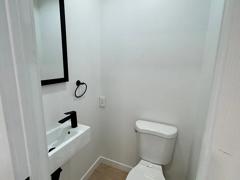 12609 Brock Ave — Photo 9