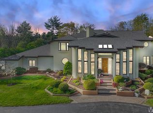 2455 Balyeat Dr, Lima, OH 45805