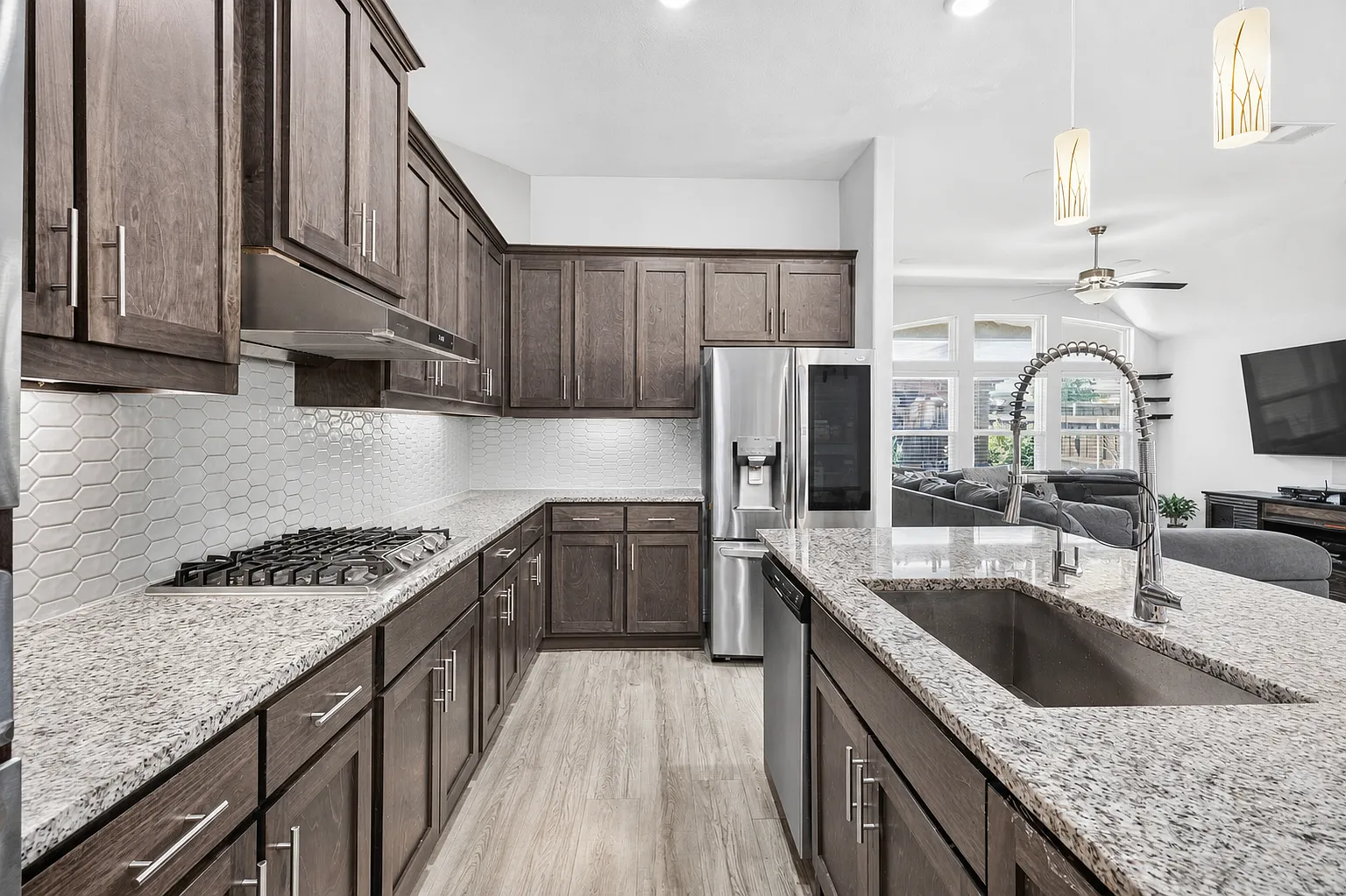 4 bed, 2191 sqft, $3,300 — Photo 4