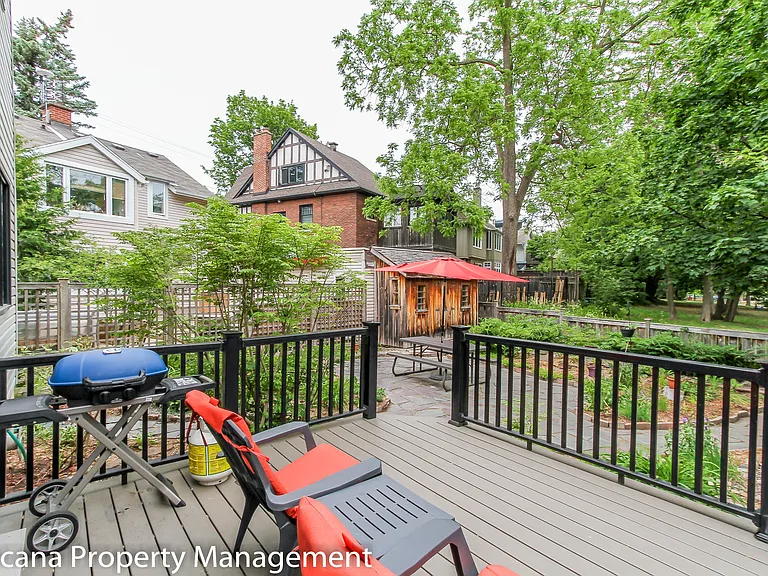 437 Riverdale Ave — Photo 26