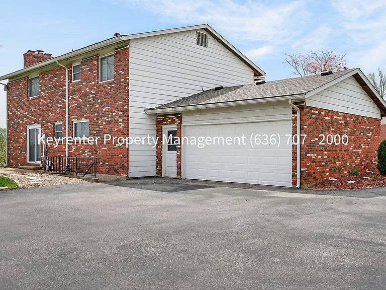 15362 Olive Blvd — Photo 35