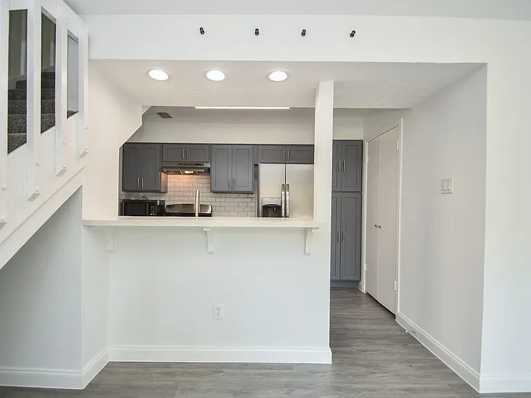 8803 Vinkins Rd — Photo 5