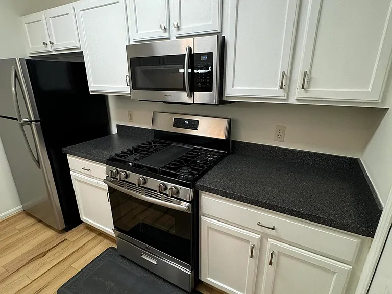 2688 S Knightsbridge Cir — Photo 4