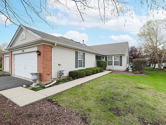 3rd image of 108 W Essington Dr #108