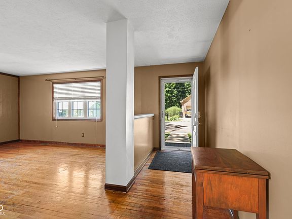 5th image of 1855 W Shore Dr