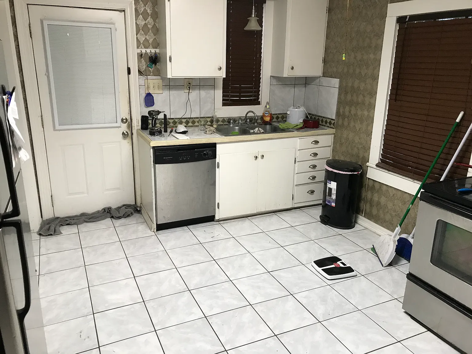 2 bed, 1084 sqft, $1,300 — Photo 3