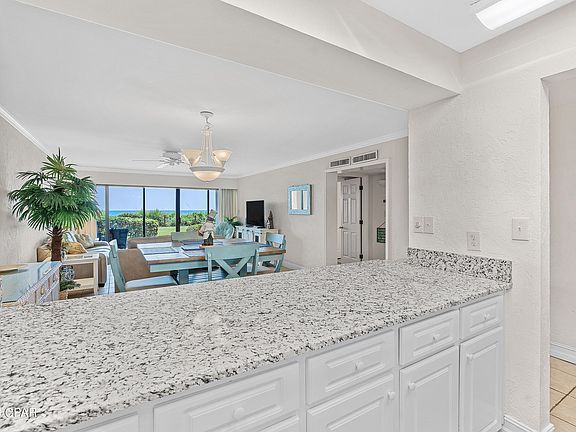 4th image of 140 Monaco St Unit 106