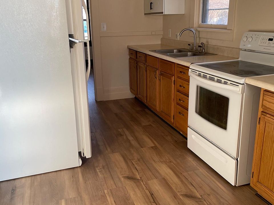 2nd image of 814 Russell Ave