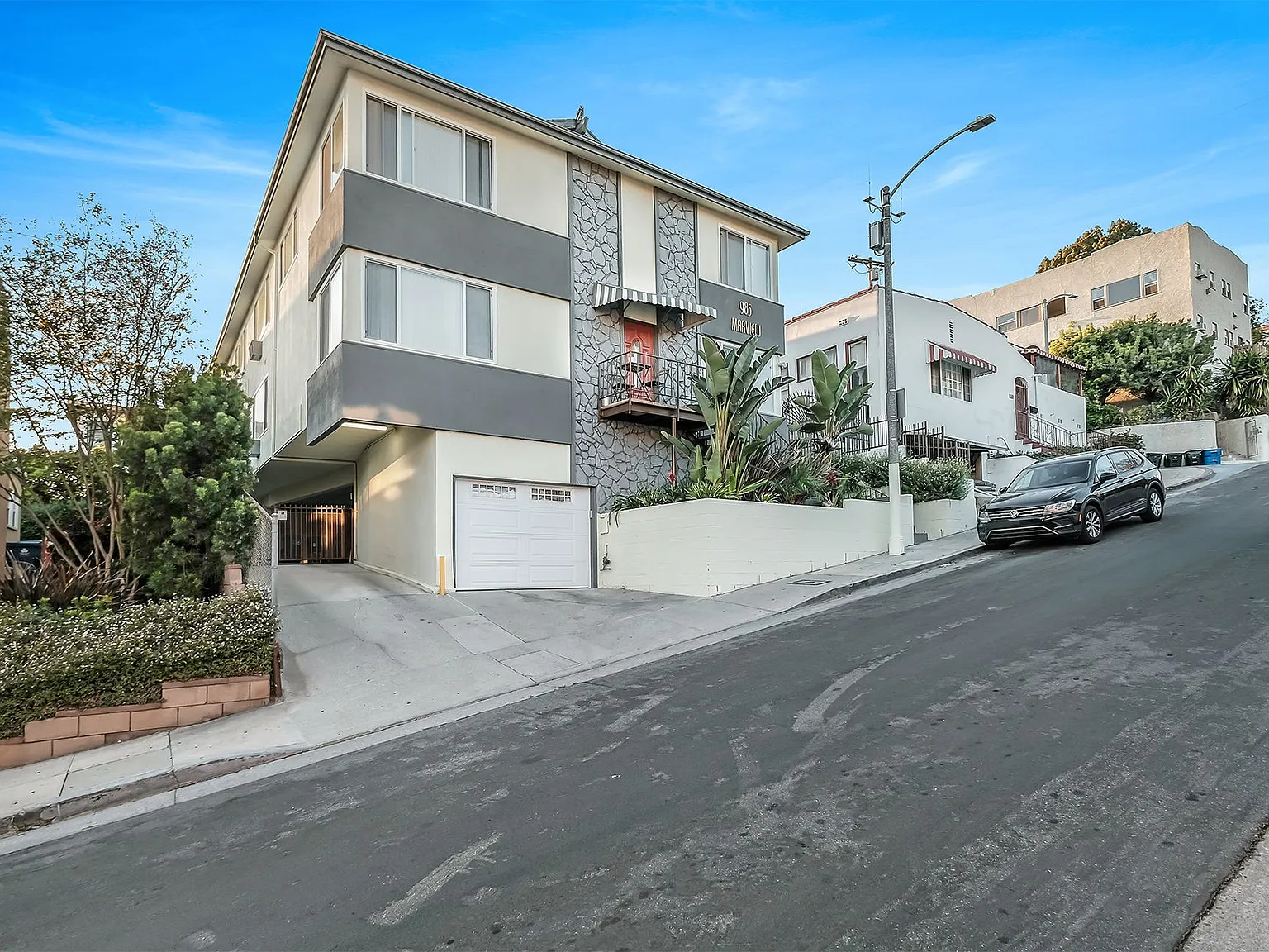 Spacious 1 Bedroom Apartment with Incredible Views is Now Available! — Photo 2