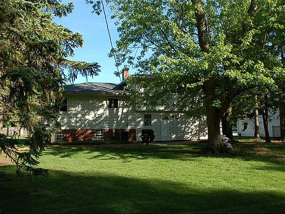 3rd image of 6620 Sandy Hook Dr