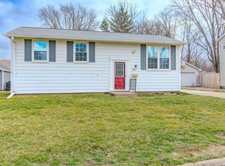 504 Manor St, Pekin, IL 61554
