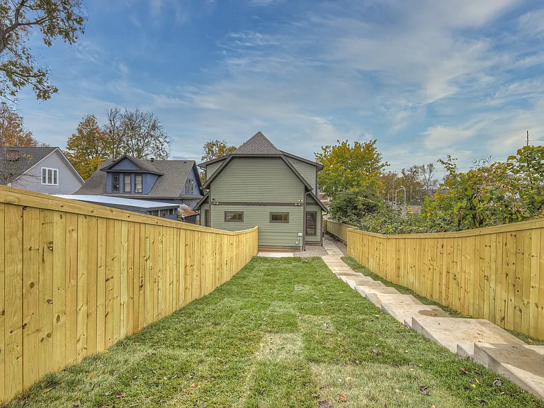 821 Acklen Ave — Photo 27