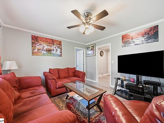 5th image of 96 N Estate Dr