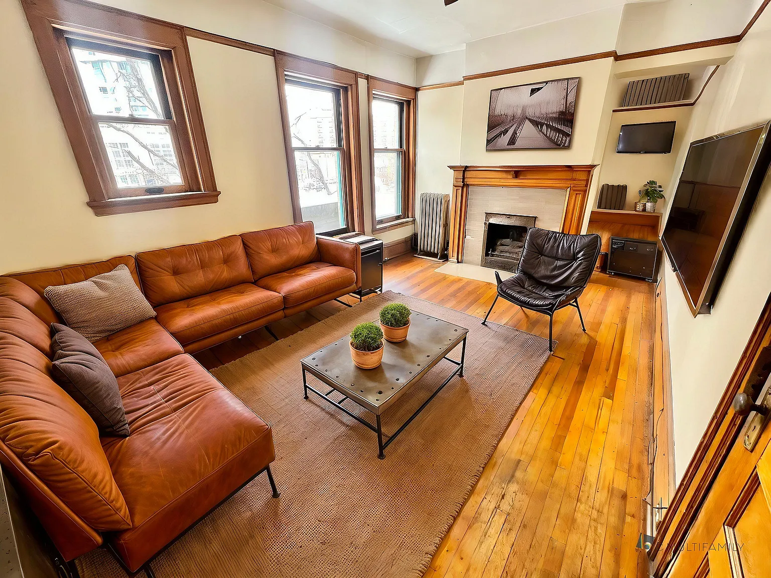 Cross Apartments — Photo 1