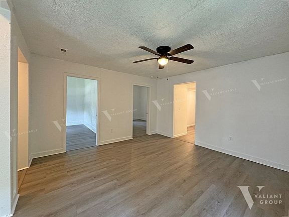 4th image of 1882 N Jefferson Ave