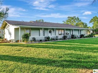 798 Crestview Dr, Victoria, TX 77905