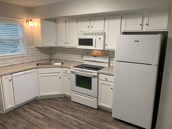 3rd image of 105 W 19th Ave